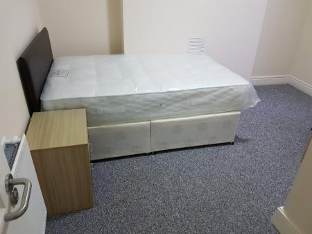 4 bedroom Town house to let in Radford Road, Radford, Nottingham, NG7