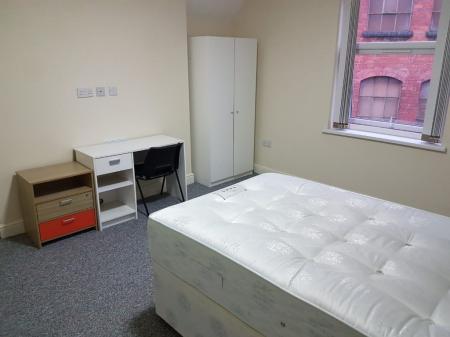 4 bedroom Town house to let in Radford Road, Radford, Nottingham, NG7