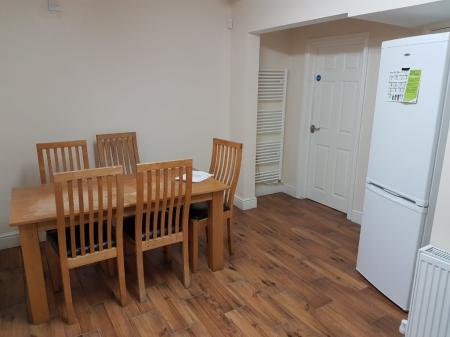 4 bedroom Town house to let in Radford Road, Radford, Nottingham, NG7