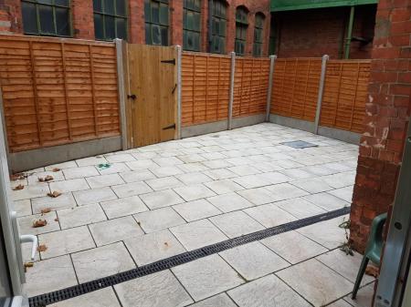4 bedroom Town house to let in Radford Road, Radford, Nottingham, NG7