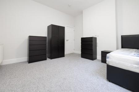 5 bedroom Town house to let in Radford Road, Radford, Nottingham, NG7