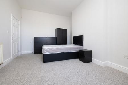 5 bedroom Town house to let in Radford Road, Radford, Nottingham, NG7