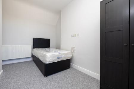 5 bedroom Town house to let in Radford Road, Radford, Nottingham, NG7