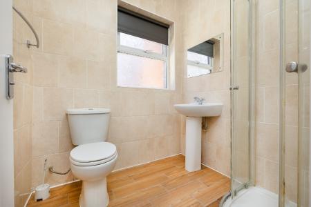 5 bedroom Town house to let in Radford Road, Radford, Nottingham, NG7