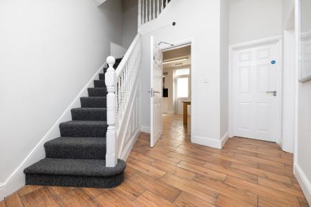 5 bedroom Town house to let in Radford Road, Radford, Nottingham, NG7
