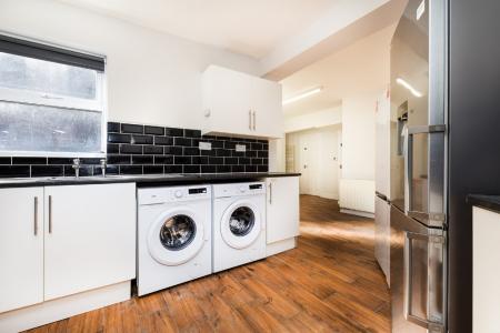 5 bedroom Town house to let in Radford Road, Radford, Nottingham, NG7