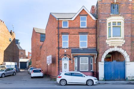5 bedroom Town house to let in Radford Road, Radford, Nottingham, NG7