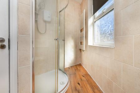 5 bedroom Town house to let in Radford Road, Radford, Nottingham, NG7