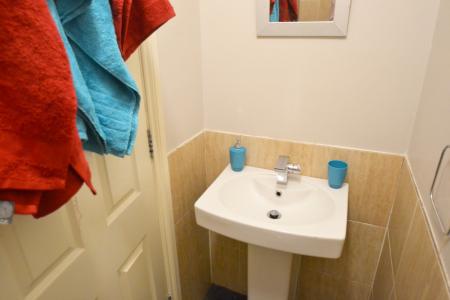 8 bedroom Detached house to let in Derby Grove, Lenton, Nottingham, NG7