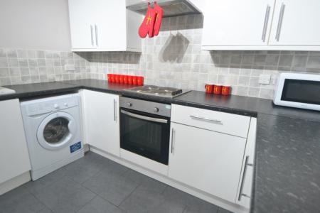8 bedroom Detached house to let in Derby Grove, Lenton, Nottingham, NG7