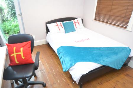 8 bedroom Detached house to let in Derby Grove, Lenton, Nottingham, NG7