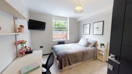 8 bedroom Flat to let in North Sherwood Street, Arboretum, Nottingham, NG1