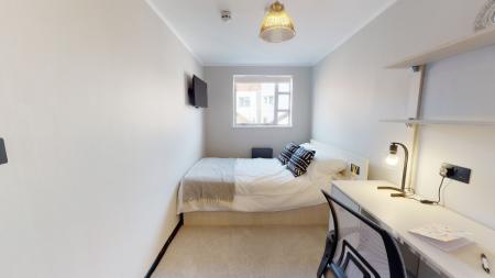 8 bedroom Flat to let in North Sherwood Street, Arboretum, Nottingham, NG1