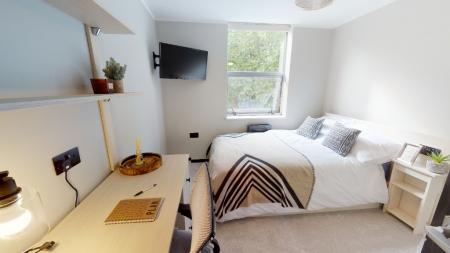 8 bedroom Flat to let in North Sherwood Street, Arboretum, Nottingham, NG1