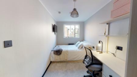 8 bedroom Flat to let in North Sherwood Street, Arboretum, Nottingham, NG1