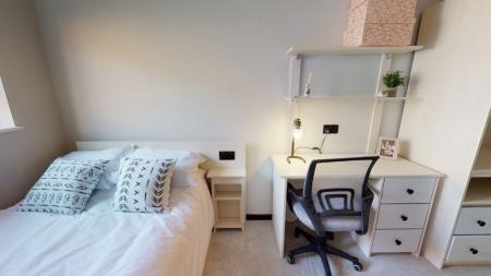 8 bedroom Flat to let in North Sherwood Street, Arboretum, Nottingham, NG1