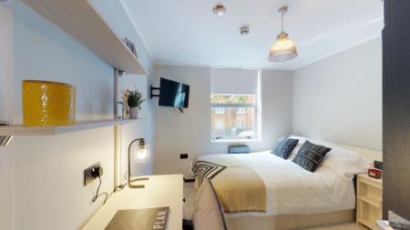 8 bedroom Flat to let in North Sherwood Street, Arboretum, Nottingham, NG1