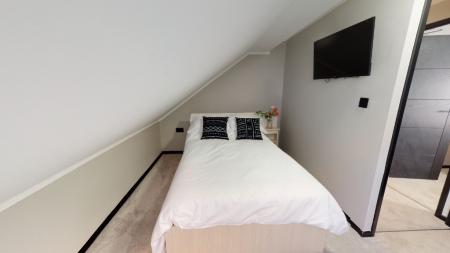 8 bedroom Flat to let in North Sherwood Street, Arboretum, Nottingham, NG1