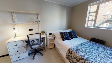 8 bedroom Flat to let in North Sherwood Street, Arboretum, Nottingham, NG1