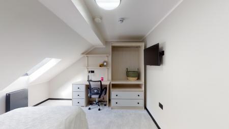8 bedroom Flat to let in North Sherwood Street, Arboretum, Nottingham, NG1