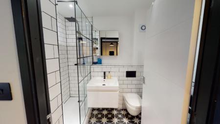 8 bedroom Flat to let in North Sherwood Street, Arboretum, Nottingham, NG1