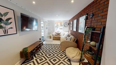 8 bedroom Flat to let in North Sherwood Street, Arboretum, Nottingham, NG1