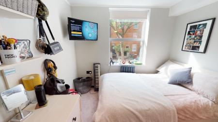 8 bedroom Flat to let in North Sherwood Street, Arboretum, Nottingham, NG1