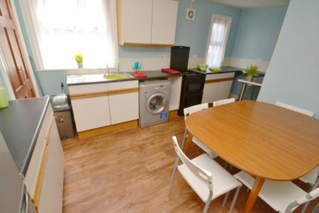 7 bedroom Detached house to let in Henry Road, West Bridgford, NG2