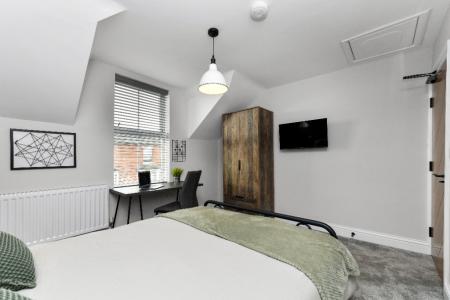 6 bedroom Semi-detached house to let in Marlborough Street, Dunkirk, Nottingham, NG7