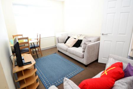 3 bedroom Semi-detached house to let in Allington Avenue, Lenton, Nottingham, NG7
