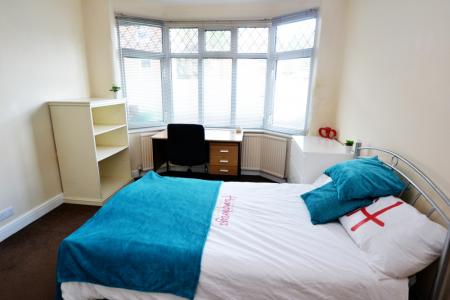 3 bedroom Semi-detached house to let in Allington Avenue, Lenton, Nottingham, NG7