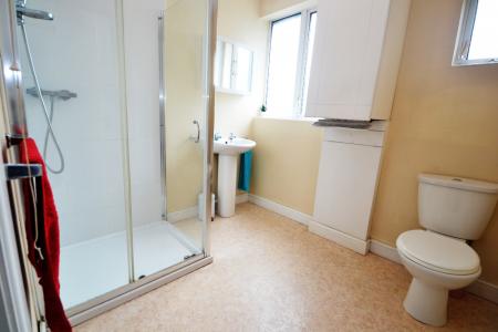 3 bedroom Semi-detached house to let in Allington Avenue, Lenton, Nottingham, NG7