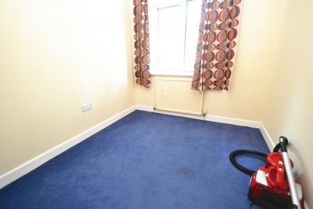 3 bedroom Semi-detached house to let in Allington Avenue, Lenton, Nottingham, NG7