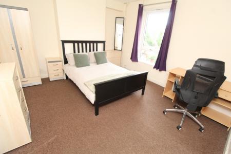 5 bedroom Semi-detached house to let in Beeston Road, Nottingham, NG7