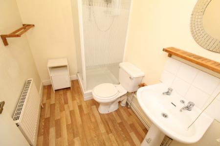 5 bedroom Semi-detached house to let in Beeston Road, Nottingham, NG7