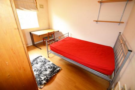 4 bedroom Semi-detached house to let in Beeston Road, Dunkirk, Nottingham, NG7