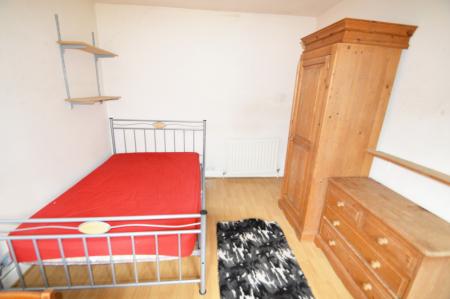 4 bedroom Semi-detached house to let in Beeston Road, Dunkirk, Nottingham, NG7