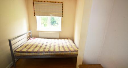 4 bedroom Semi-detached house to let in Beeston Road, Dunkirk, Nottingham, NG7