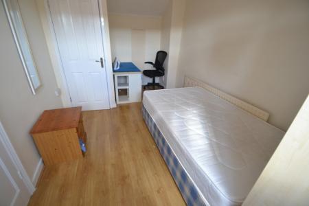 4 bedroom Terraced House to let in Claude Street, Dunkirk, Nottingham, NG7