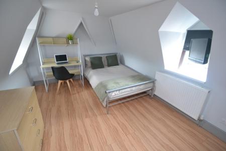 4 bedroom Flat to let in Cromwell Street, Arboretum, Nottingham, NG7