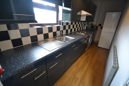 4 bedroom Flat to let in Cromwell Street, Arboretum, Nottingham, NG7
