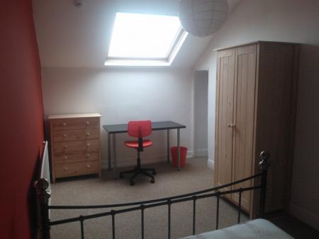 4 bedroom Detached house to let in Cycle Road, Lenton, Nottingham, NG7