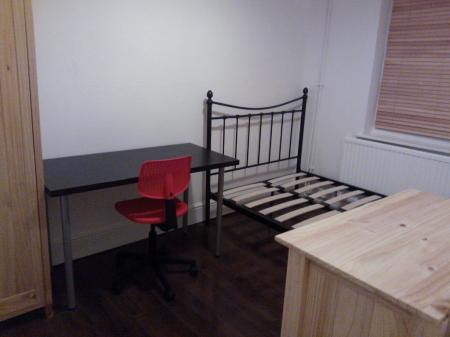 4 bedroom Detached house to let in Cycle Road, Lenton, Nottingham, NG7