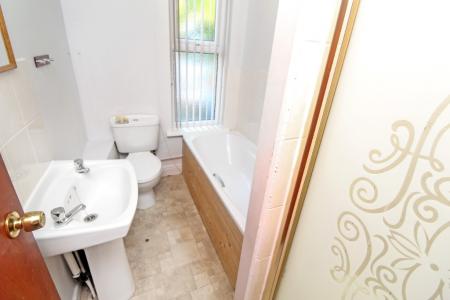 5 bedroom Semi-detached house to let in Derby Grove, Lenton, Nottingham, NG7