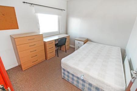 5 bedroom Semi-detached house to let in Derby Grove, Lenton, Nottingham, NG7