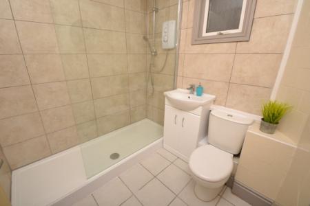 2 bedroom Flat to let in Exeter Road, Nottingham, NG7