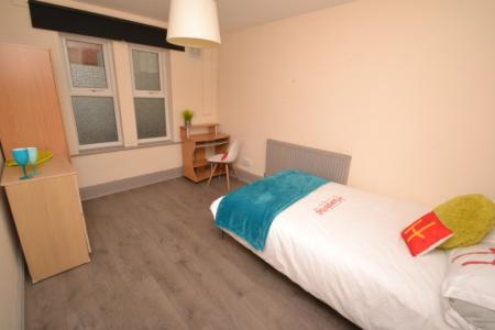 2 bedroom Flat to let in Exeter Road, Nottingham, NG7