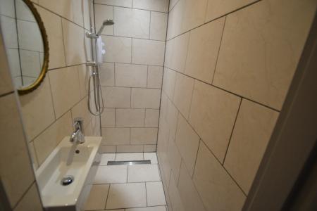 8 bedroom Flat to let in Forest Road East, Arboretum, Nottingham, NG1