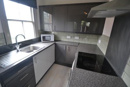 8 bedroom Flat to let in Forest Road East, Arboretum, Nottingham, NG1