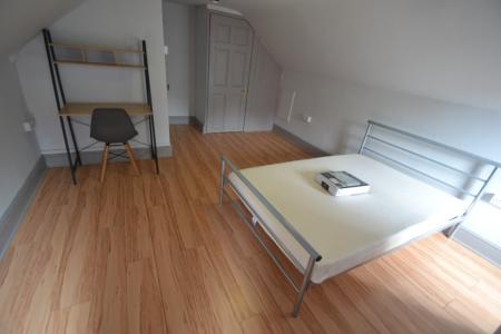 8 bedroom Flat to let in Forest Road East, Arboretum, Nottingham, NG1